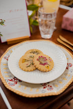 Load image into Gallery viewer, Floral Wedding Biscuit Favours (from $6.40 each)
